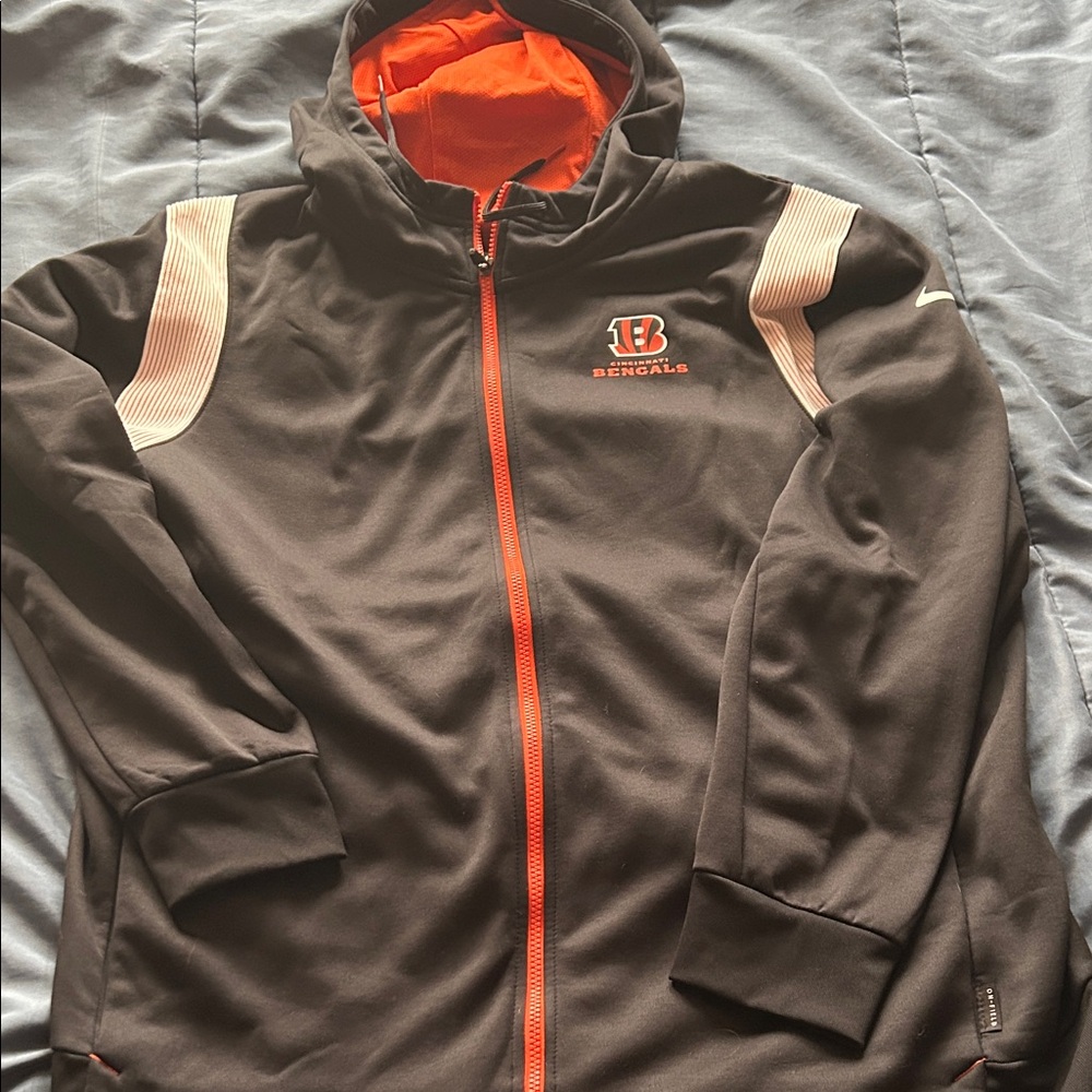 Nike Men's Black and Orange Windbreaker